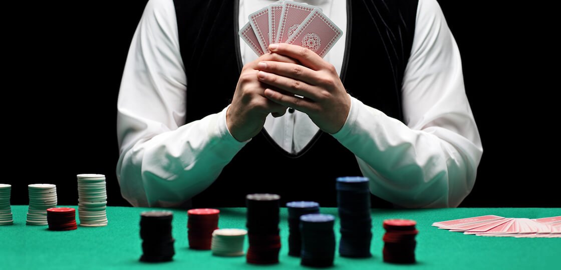 How a Dealer Get Edge at Poker Games
